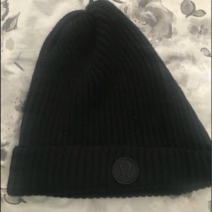 Lululemon black beanie